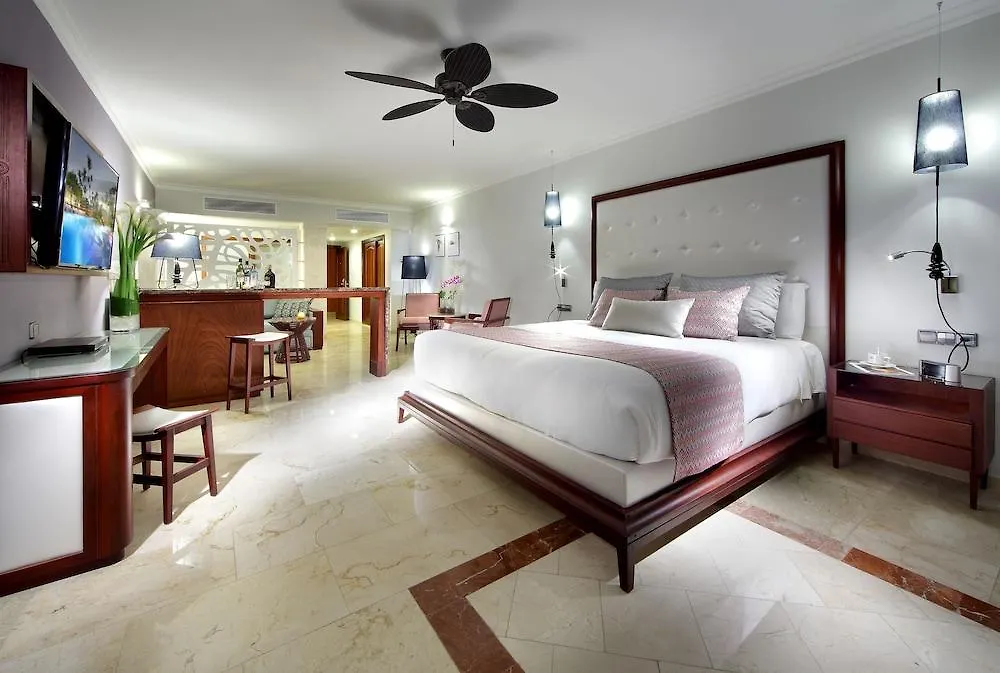 Trs Turquesa Hotel (Adults Only) Bavaro Resort